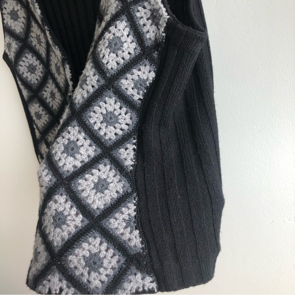 Vintage Talbots merino wool Granny square crochet knit sweater vest Sz L - Picture 8 of 14